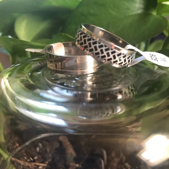 Silver Patterned Rings Set 2 pieces Size 11 New - Picture 3 of 6
